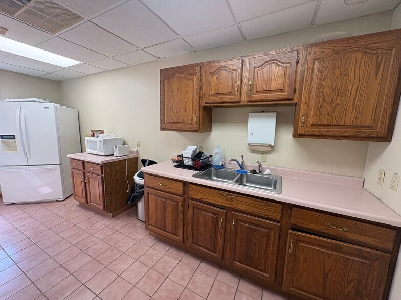 More Photos Of 773 Pershing St, Ellwood City Office For Sale