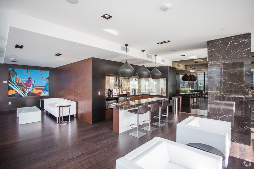 More Photos Of 1800 N Lynn St, Arlington Apartments For Lease