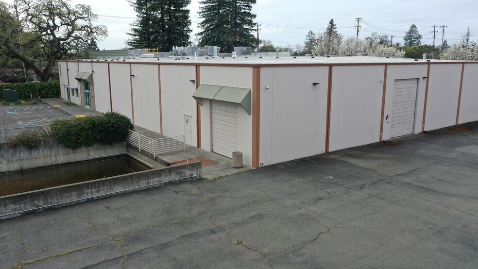 More Photos Of 2049 W Steele Ln, Santa Rosa Warehouse For Sale