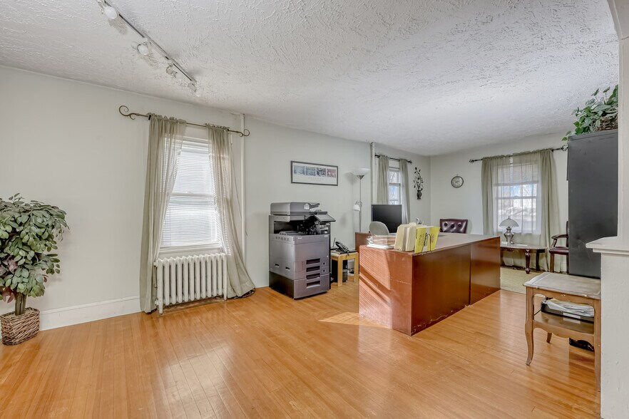 More Photos Of 313 N Main St, Spring Valley Office For Sale