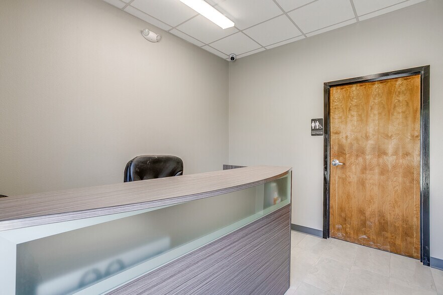 More Photos Of 1321 Kerry ln, Azle Industrial For Sale