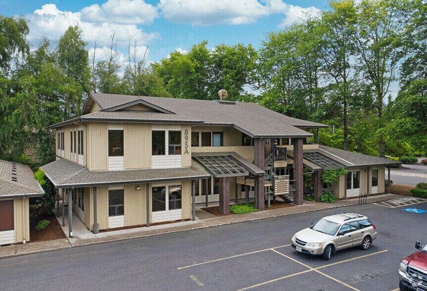 Primary Photo Of 895 Country Club Rd, Eugene Office For Lease