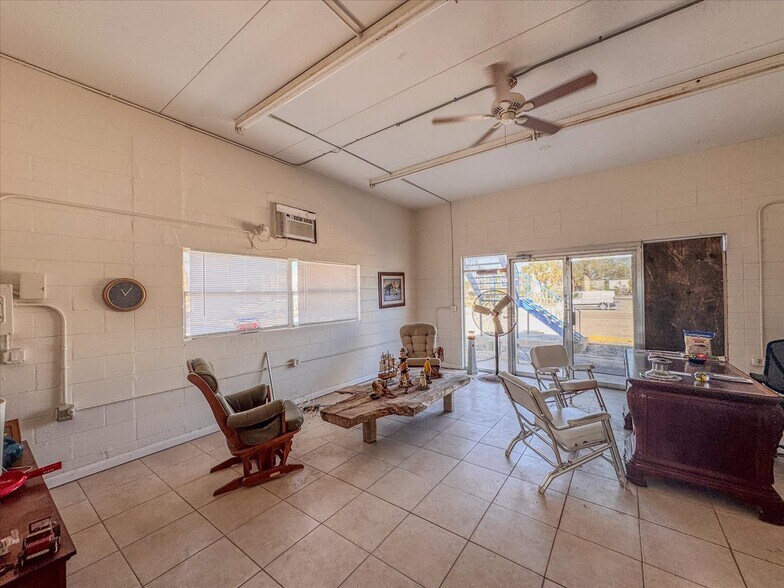More Photos Of 17671-17681 San Carlos Blvd, Fort Myers Marina For Sale