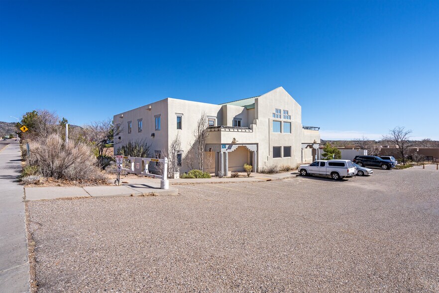 More Photos Of 124 Siringo Rd, Santa Fe Office For Sale
