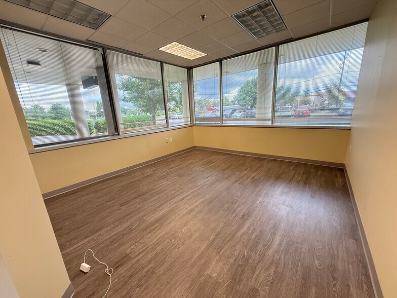 More Photos Of 12200 Tech Rd, Silver Spring Medical For Lease