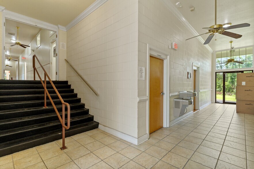 More Photos Of 1476 SW Main St, Greenville Medical For Sale