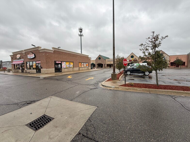 More Photos Of 21300-21384 Hall Rd, Clinton Township Freestanding For Lease