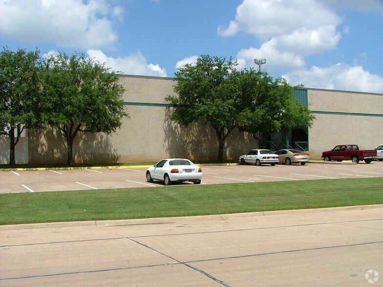 More Photos Of 3717 Commerce Pl, Bedford Distribution For Lease