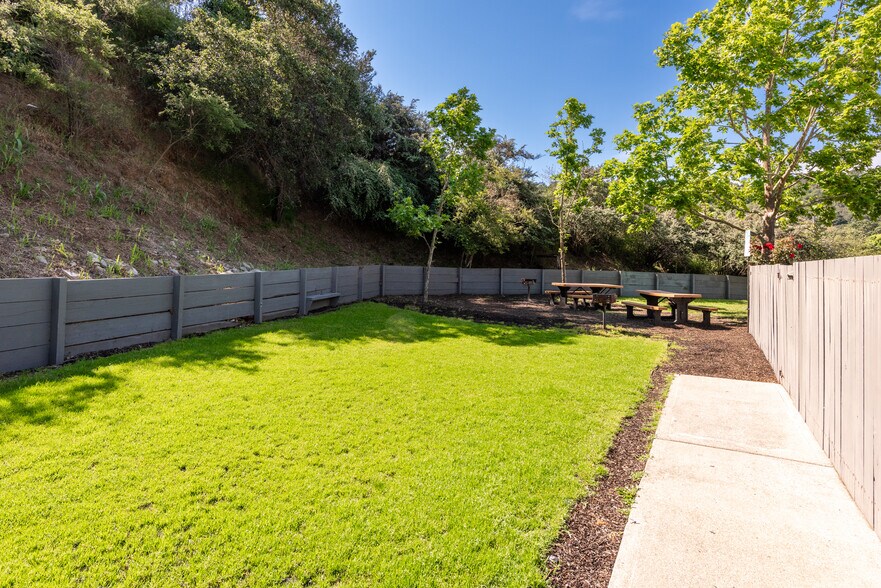More Photos Of 45 Woodland Ave, San Rafael Apartments For Sale