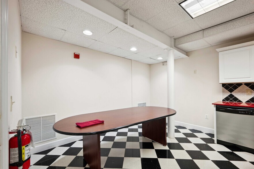 More Photos Of 16238-16242 N Florida Ave, Lutz Office Residential For Lease