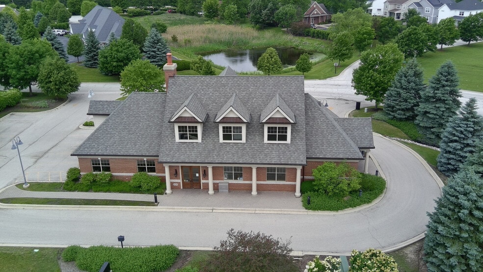 Primary Photo Of 10 Landover Pky, Hawthorn Woods Medical For Sale