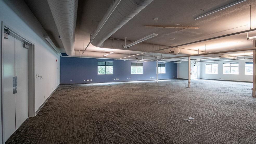 More Photos Of 3420 Lakeridge Pl NW, Rochester Office For Lease