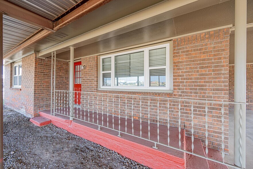 More Photos Of 1405 Garden City Hwy, Midland Office Residential For Sale