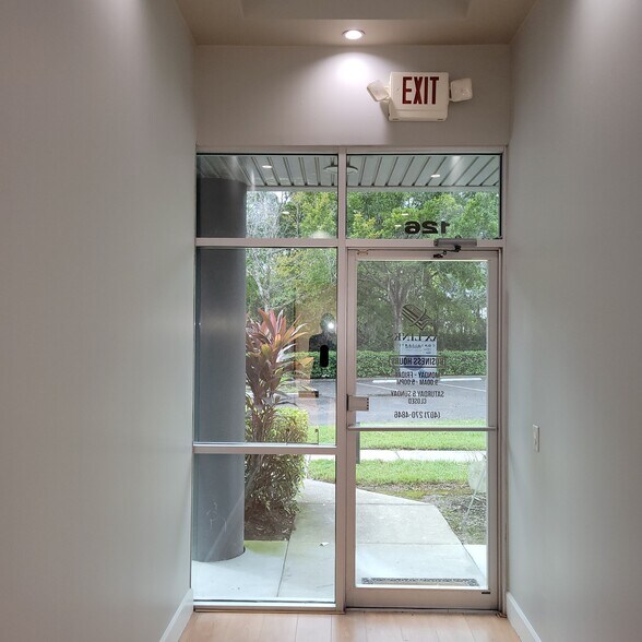 More Photos Of 7751 Kingspointe Pky, Orlando Light Distribution For Lease