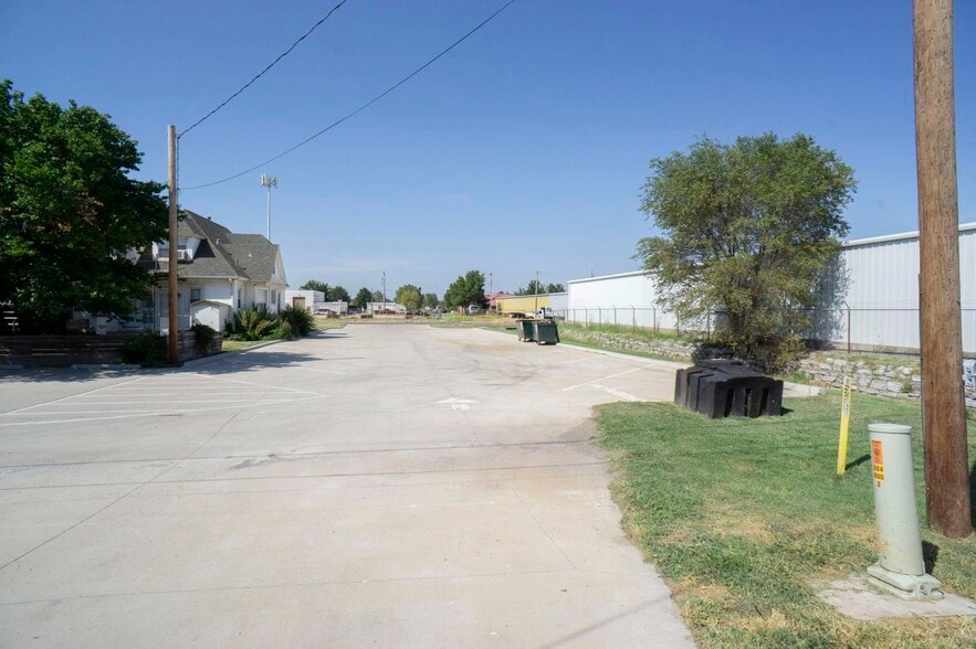 More Photos Of 1208 Oklahoma Ave, Woodward Hotel For Sale