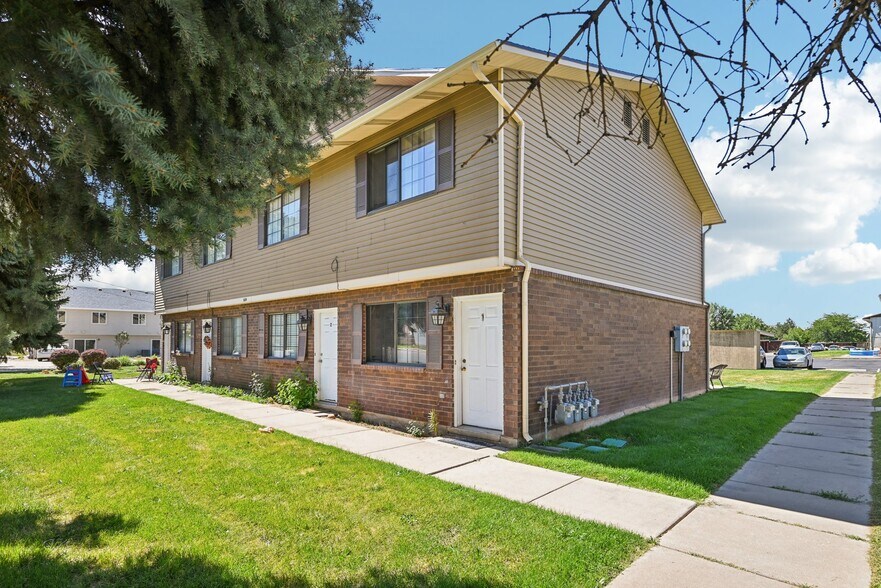 More Photos Of 1413 W 1650 N, Layton Apartments For Sale