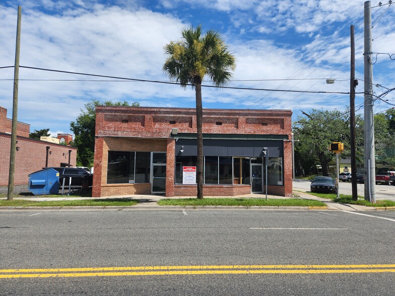 Primary Photo Of 1209-1211 Gloucester St, Brunswick General Retail For Lease