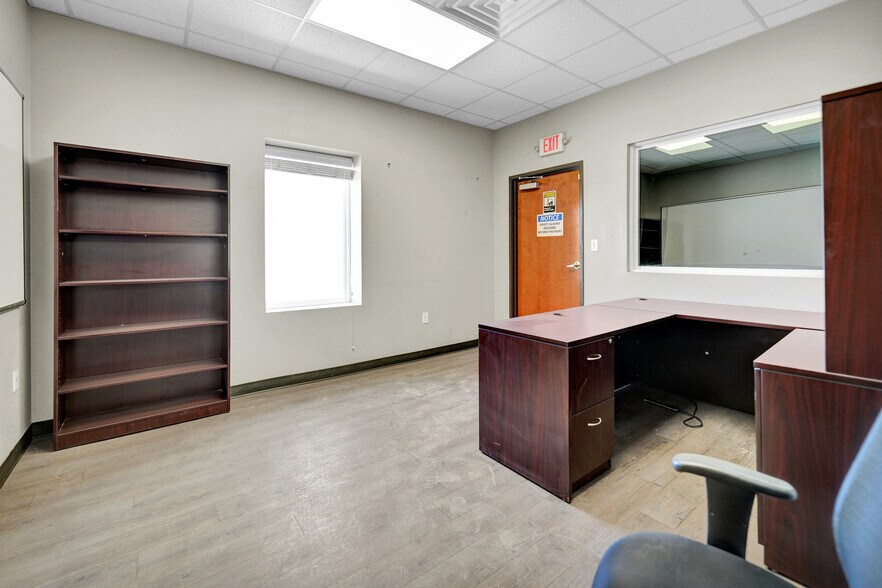 More Photos Of 10712 W County Road 77, Midland Service For Lease