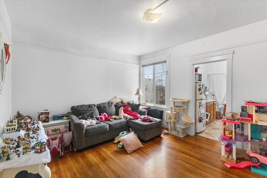 More Photos Of 2835 Anza St, San Francisco Apartments For Sale