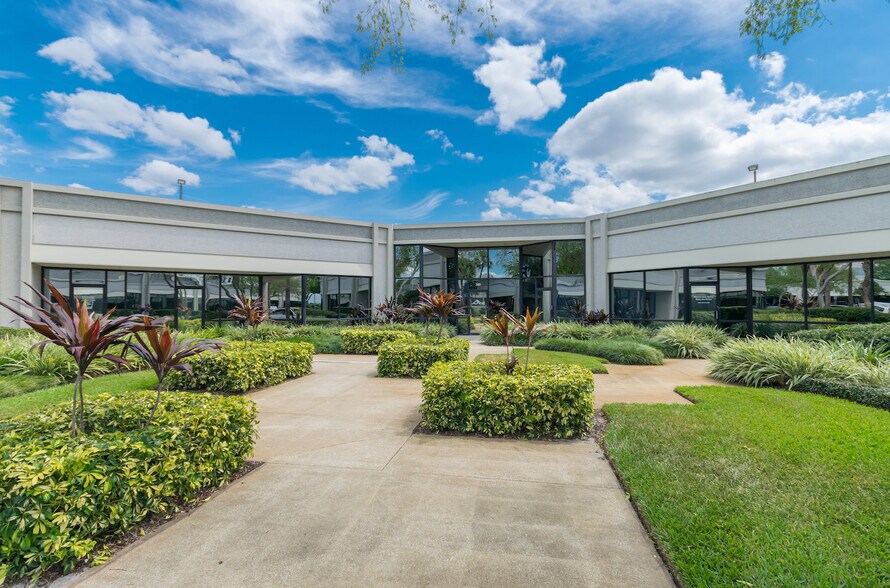 More Photos Of 6751 Forum Dr, Orlando Office For Lease