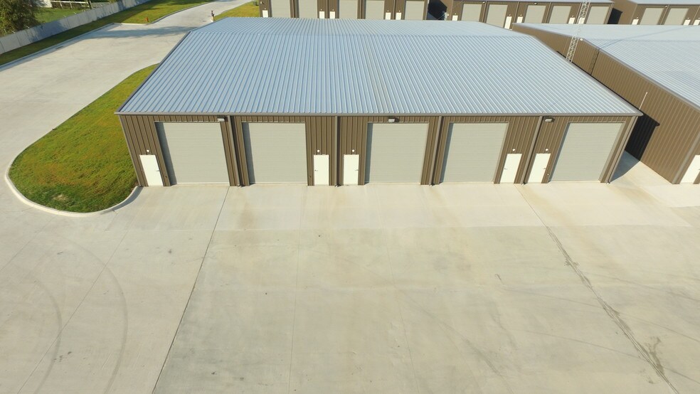 More Photos Of 5969 Jones Rd, Bryan Warehouse For Lease