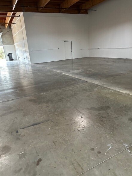 More Photos Of 4949 Fulton Dr, Fairfield Research And Development For Lease