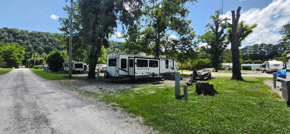More Photos Of 469 River Rd, Lakeview Trailer Camper Park For Sale