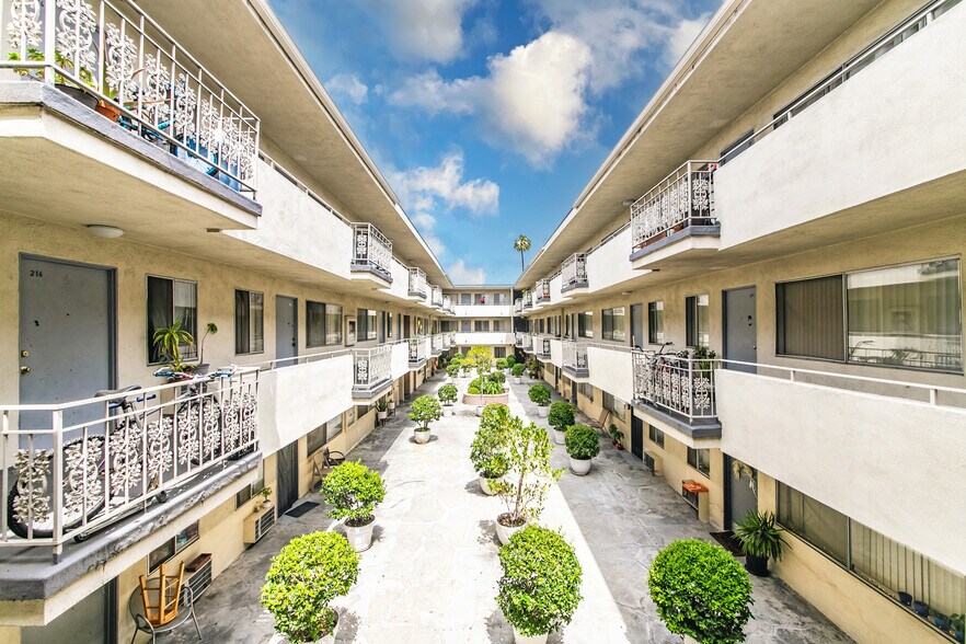 More Photos Of 130 N Alexandria Ave, Los Angeles Apartments For Sale