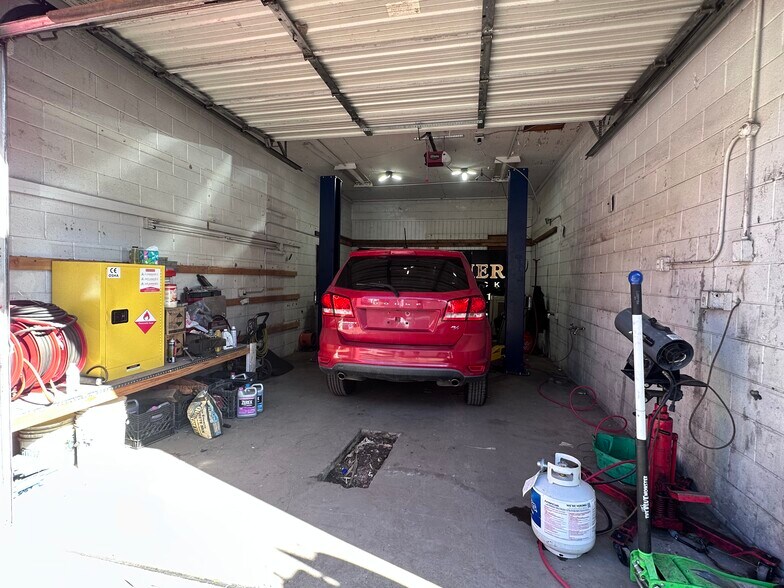 More Photos Of 689 N Bluff St, Saint George General Retail For Lease