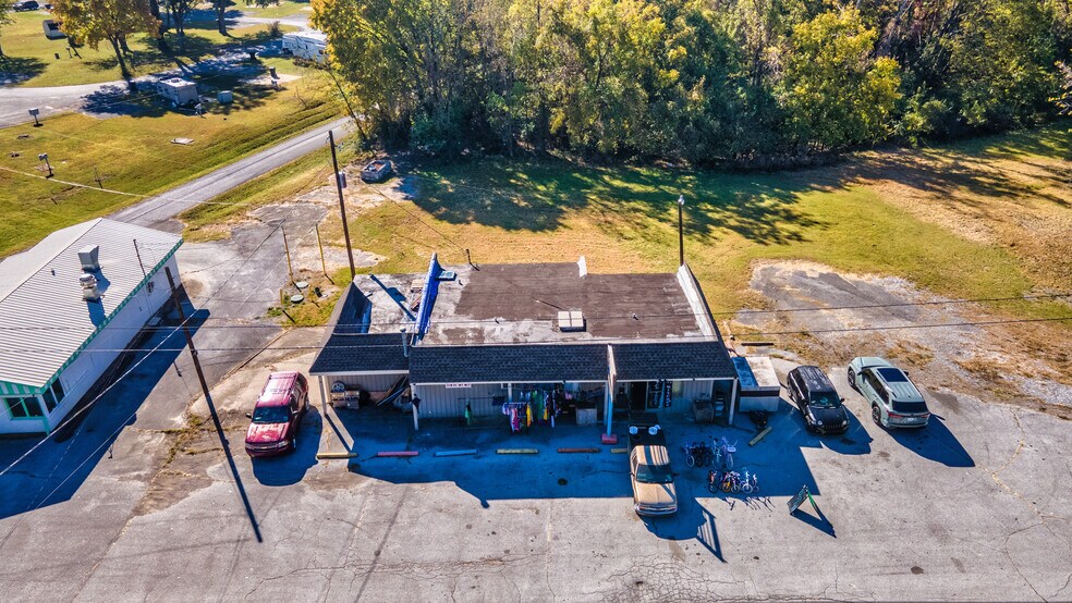 More Photos Of 561-563 McLean Ave, Hopkinsville Freestanding For Sale