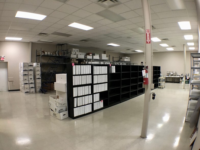 More Photos Of 2146 E Pythian St, Springfield Warehouse For Sale