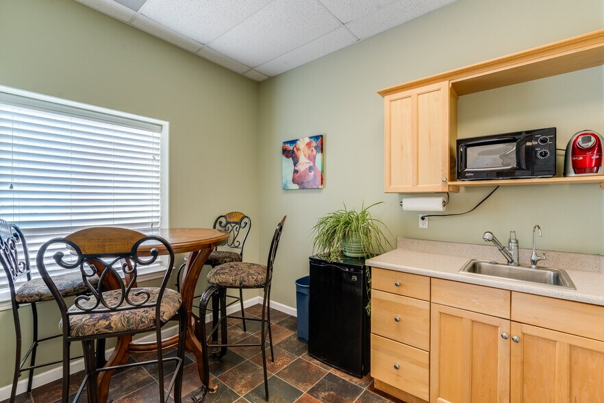 More Photos Of 7090 Atascadero Ave, Atascadero Medical For Sale