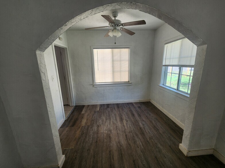 More Photos Of 476 H St, Brawley Apartments For Sale