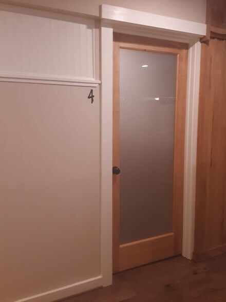 More Photos Of 444 S Beech Mountain Pky, Banner Elk Office For Sale