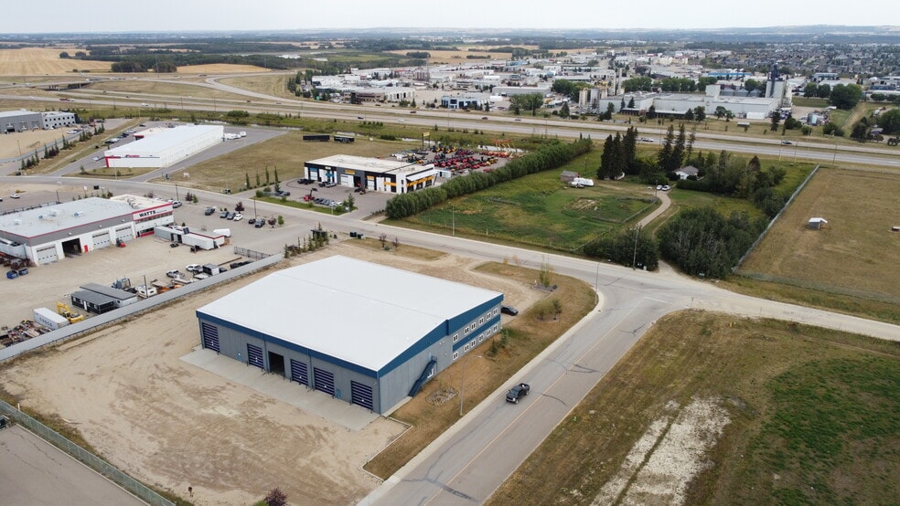 More Photos Of 70 Queens Dr, Red Deer County Service For Sale