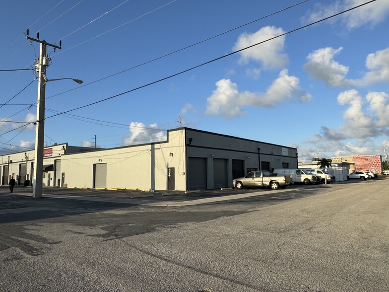 Primary Photo Of 18-24 NW 2nd St, Hallandale Beach Warehouse For Lease