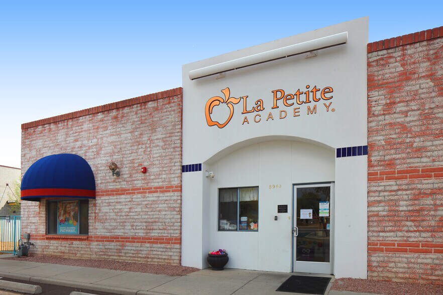 More Photos Of 8800-9165 E Tanque Verde Rd, Tucson Storefront For Sale