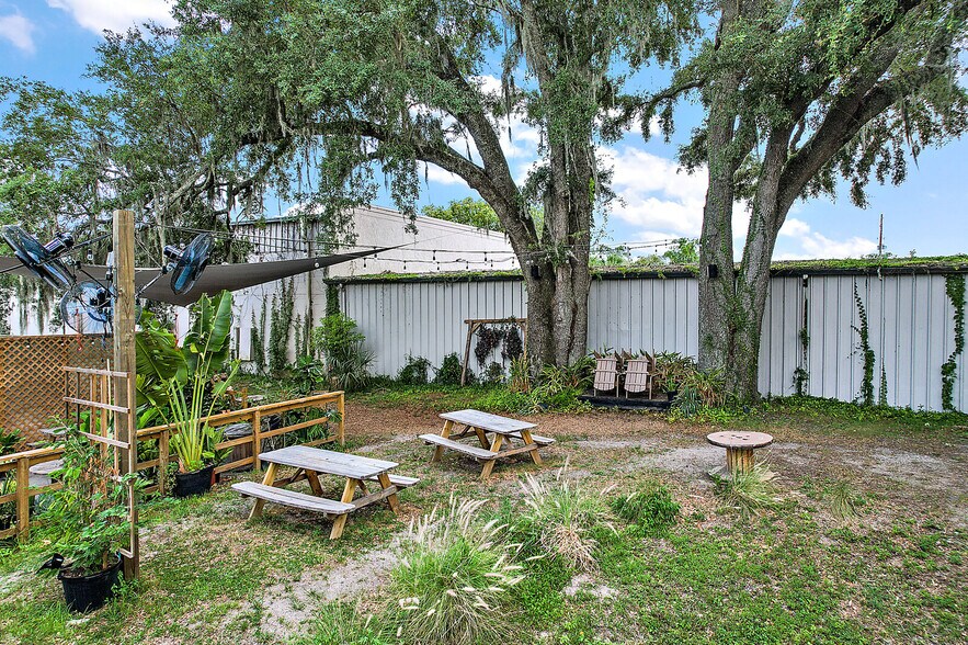 More Photos Of 40-60 E 5th St, Apopka Storefront For Lease