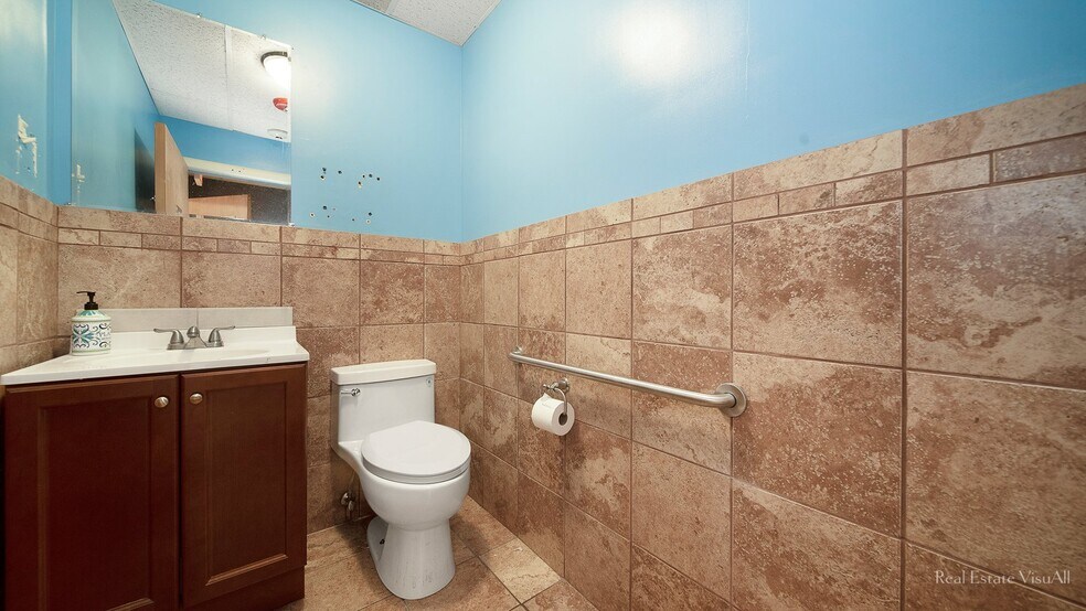 More Photos Of 129 S Roselle Rd, Schaumburg Office For Sale