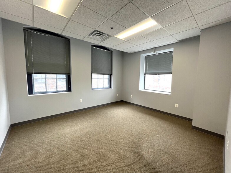 More Photos Of 718-720 Arch St, Philadelphia Office For Lease