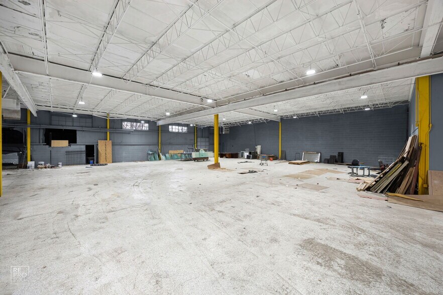 More Photos Of 6166 S Sayre Ave, Chicago Warehouse For Lease