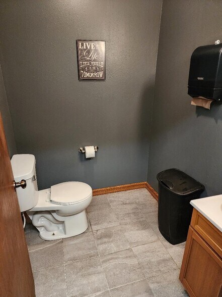 More Photos Of 1530 S 11th St, Nebraska City Auto Repair For Sale