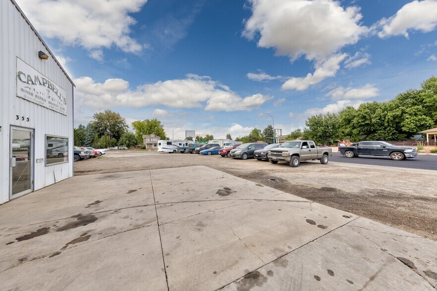 More Photos Of 355 E 7th St, Weiser Auto Dealership For Sale