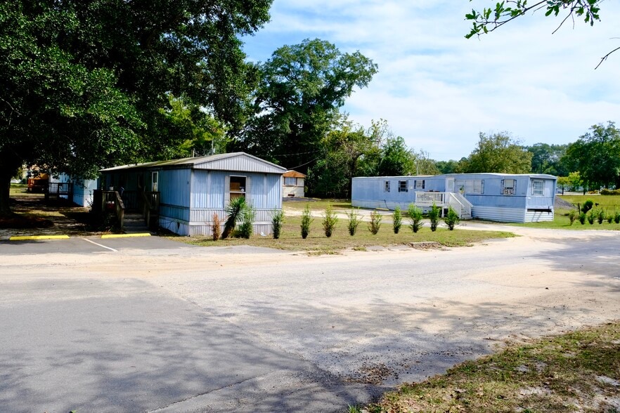 More Photos Of 1535 Daniel Rd, West Columbia Manufactured Housing Mobile Home Park For Sale