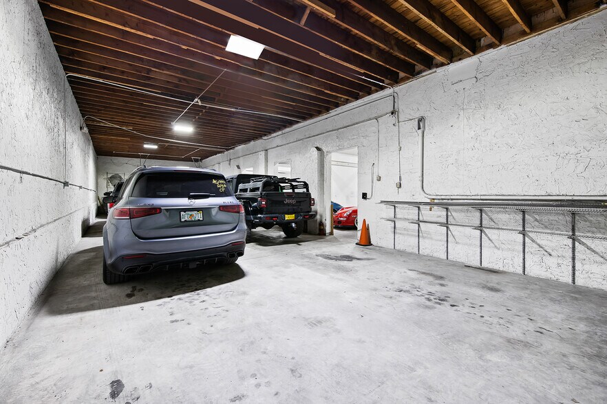 More Photos Of 700-704 N Andrews Ave, Fort Lauderdale Auto Repair For Lease