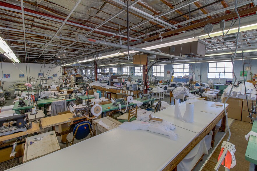 More Photos Of 620-626 Franklin Ave, Essex Warehouse For Sale