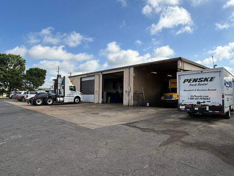 More Photos Of 6890 Bert Kouns Industrial Loop, Shreveport Distribution For Lease