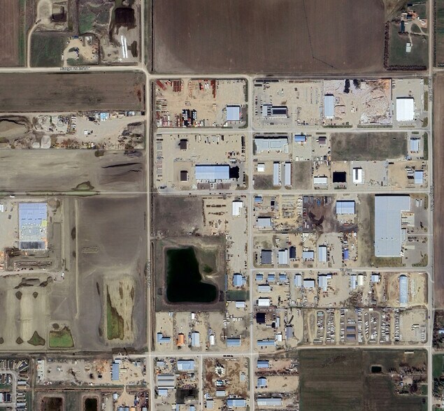More Photos Of 1027 11 Ave, Coaldale Warehouse For Lease
