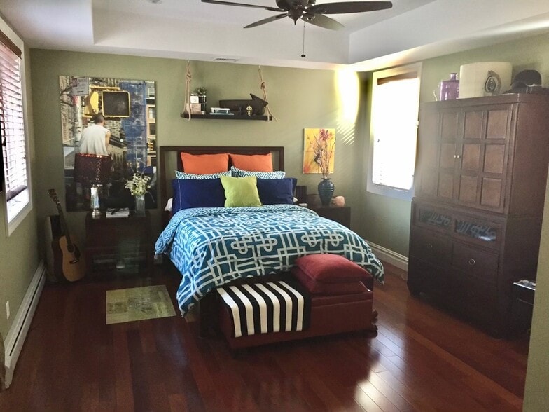 More Photos Of 3129 Perry Ave, Bronx General Retail For Sale