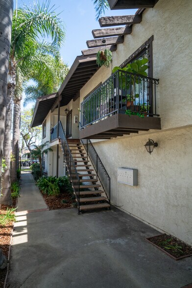 More Photos Of 729 Freeman Ave, Long Beach Apartments For Sale